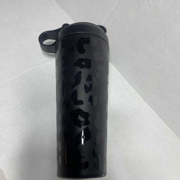 HydroJug Black Camo Water Bottle – Large Reusable Jug with Flip Top Lid - Picture 6 of 11